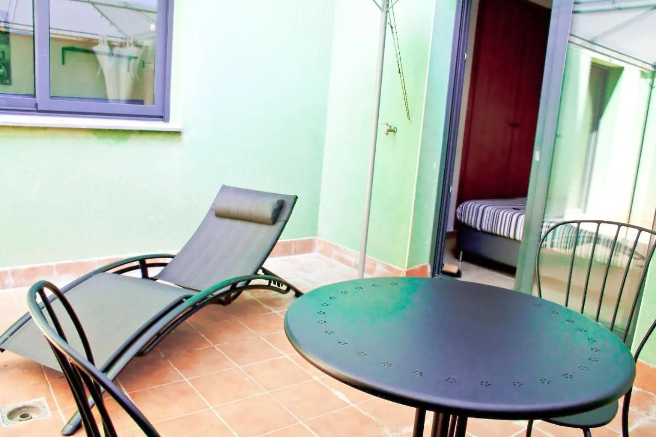 Urban Manesa City Center Apartment With Private Patio Manresa Spanien